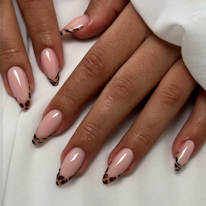 N-204 - Leopard Print Peachy Pink - Press On Nail Set Of 24 - Free Nail Kit Included